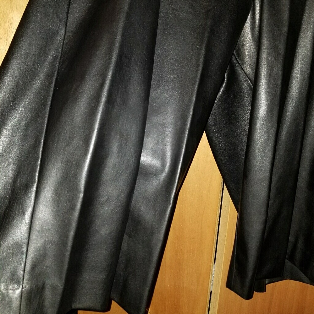 Crop Pants - Picture 2 of 4